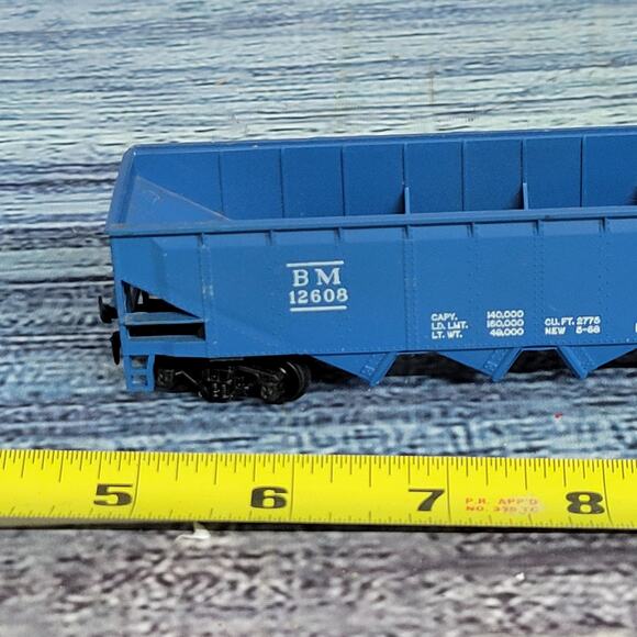 Vintage H.O scale BM & CO 2&4 bottom hopper train car black and blue - Picture 5 of 11